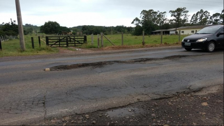 Os borrachudos, essas saliências na pista da Jorge Lacerda, serão removidos / Foto: Denis Luciano / 4oito / Arquivo