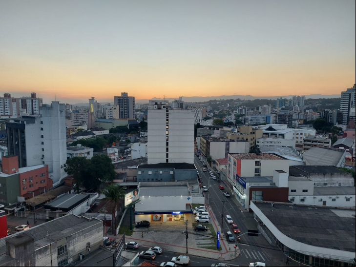 Fim de tarde desta terça em Criciúma / Foto: Denis Luciano / 4oito