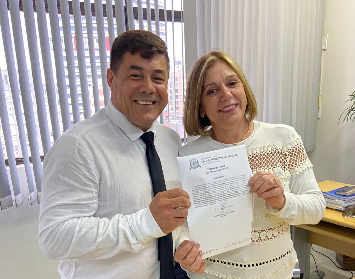 Toninho com a presidente Roseli Pizzolo / Divulgação