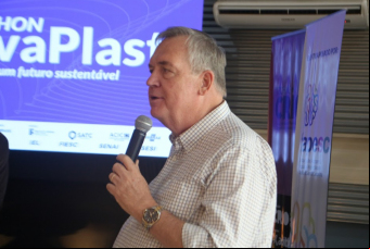 Notícia - Hackathon RenovaPlast apresenta soluções com foco em inovação  para o setor plástico 