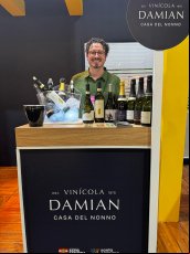 Notícia - Vinícola Damian apresenta vinho goethe na maior feira de vinhos da América Latina