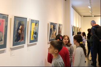 Notícia - Alunos da Escola São Cristóvão visitam exposição Ecos da História