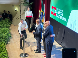 Notícia - [Vídeo] Luciane Ceretta é empossada Secretária de Educação do Estado