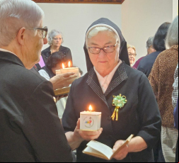 Notícia - Irmã Cristiane Michels celebra seus 60 anos de vocação religiosa