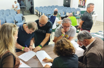 Notícia - Carlos de Cordes é reeleito presidente do Sindicato dos Químicos e Plásticos de Criciúma