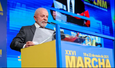 Notícia - Lula anuncia crédito para reformas e o a médicos especialistas