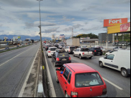 Trânsito parado em Palhoça. Foto: Décio Batista/Especial 4oito